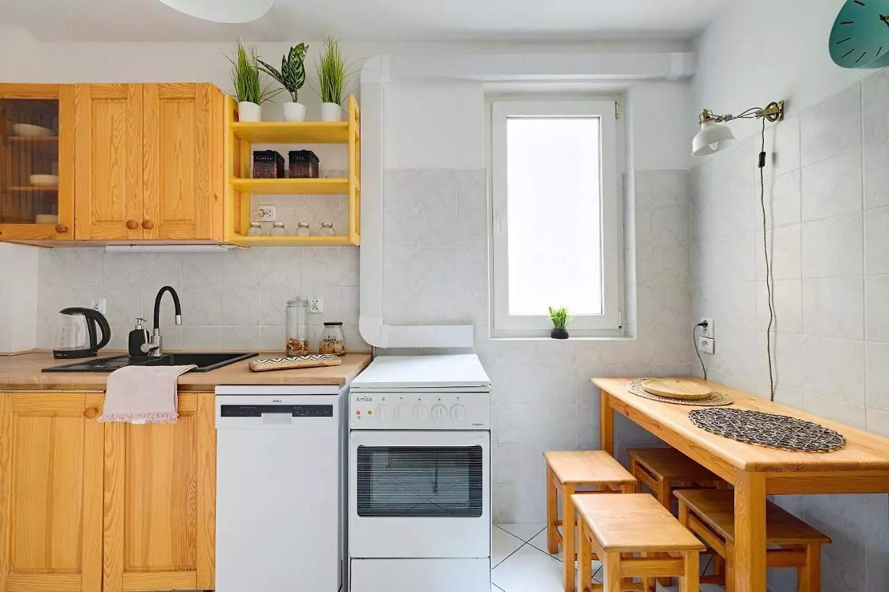 Apartment 2 Bedroom Apt In Heart Of Warsaw Zgoda 9 Tv70 Poland
